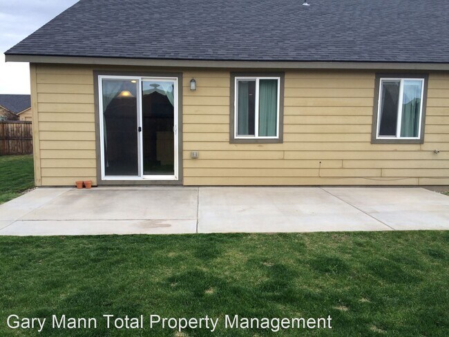Building Photo - 3 br, 2 bath House - 1615 E Filmore Dr