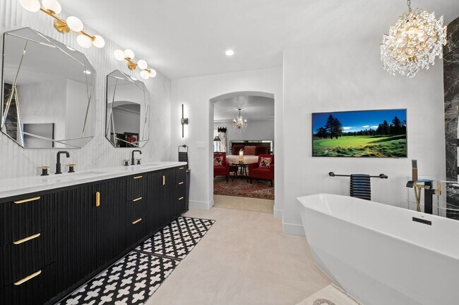 Building Photo - 2062 Hyacinth Rd