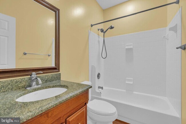 Building Photo - 46855 Willowood Pl