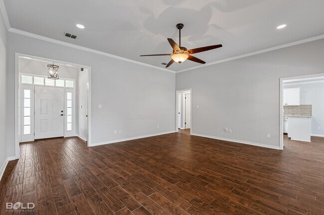 Building Photo - Check Out this 3 bed 2 bath in Bossier!!