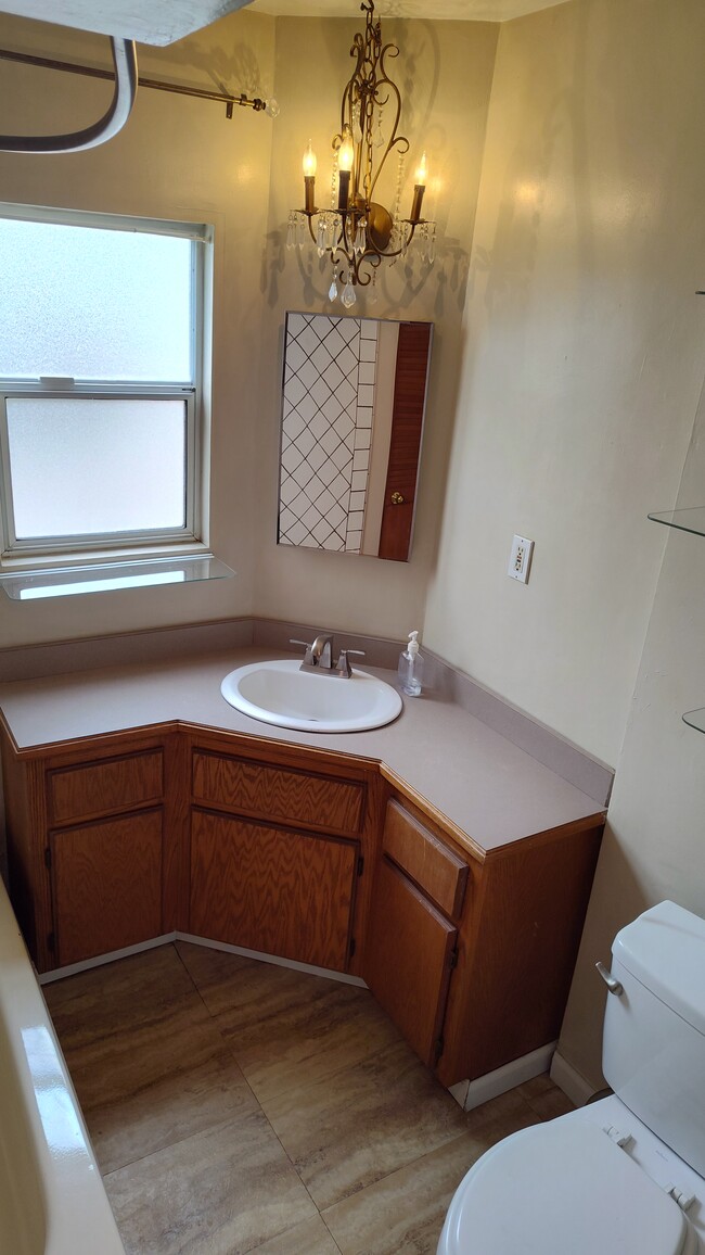 Building Photo - 107 Bancroft Dr