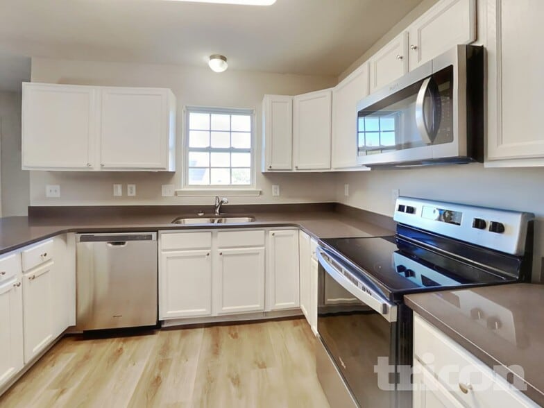 Building Photo - 303 Collingwood Ln