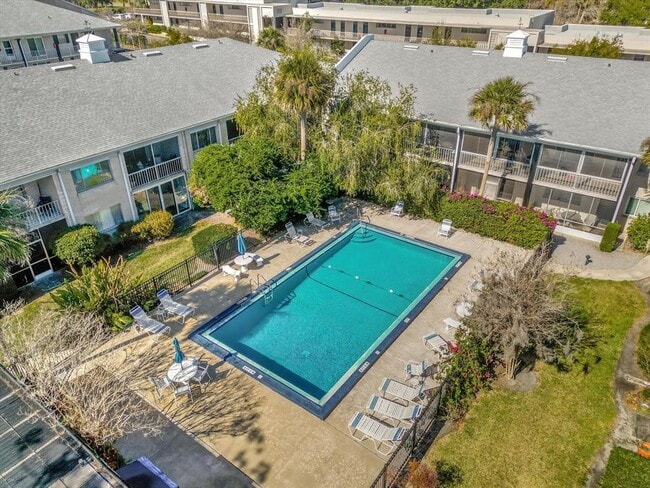 Building Photo - 1250 S Denning Dr