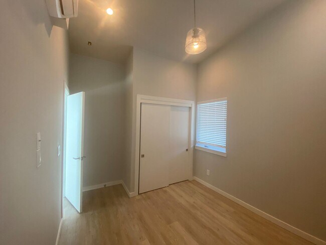 Building Photo - 301 Lacour Way
