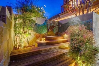 Building Photo - 2027 Glasgow Ave