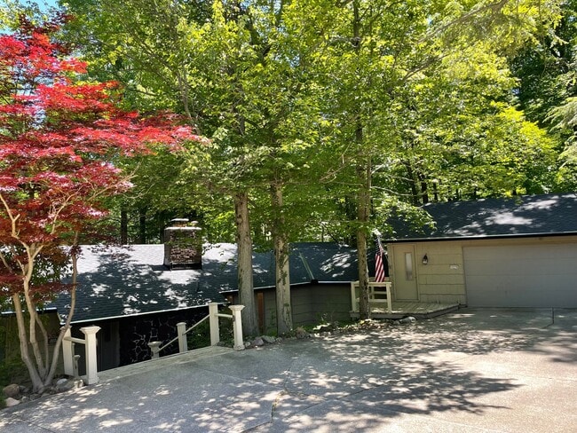 Building Photo - 12275 Moss Ridge Cir