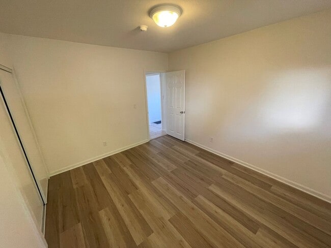 Building Photo - Downtown Home with Large Deck and OCEAN VIEWS!