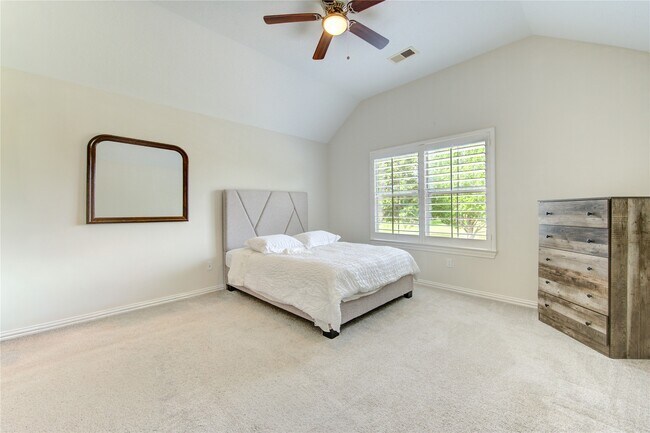 Building Photo - 2011 Spring Cedar Ln