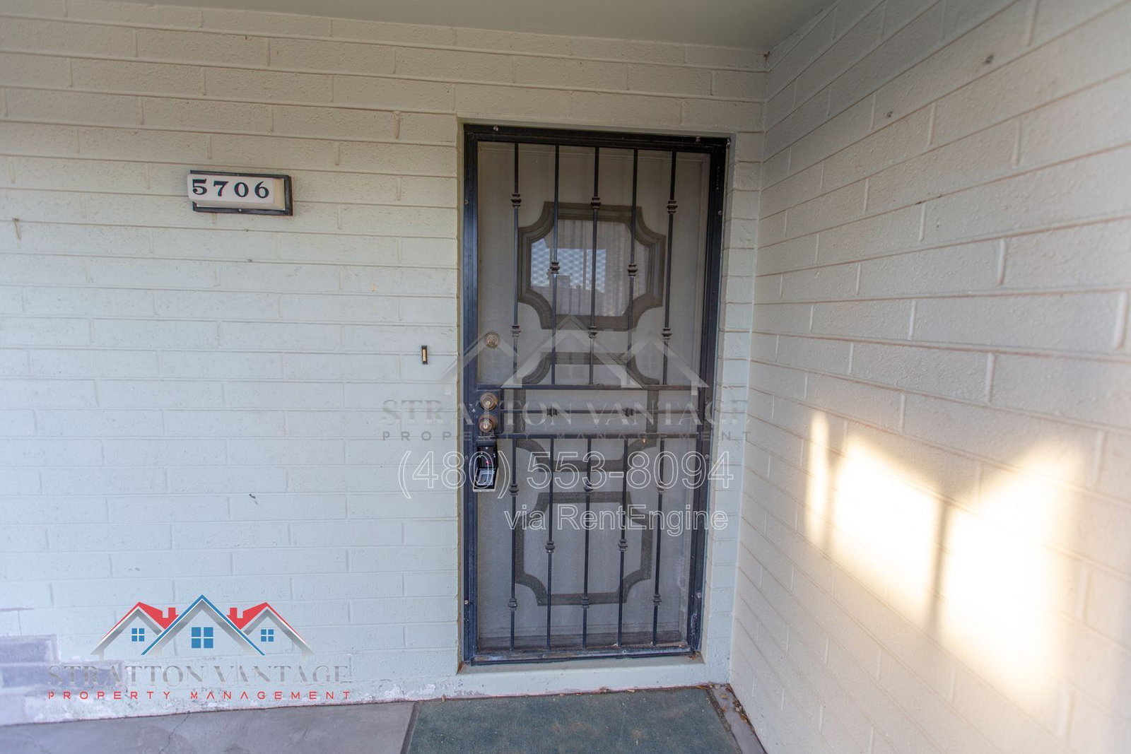Building Photo - 5706 E Des Moines St