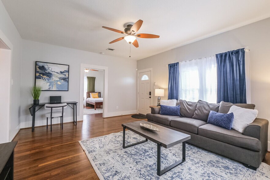 Building Photo - 207 Lindale St