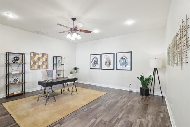 Building Photo - 294 Logan Ranch Rd