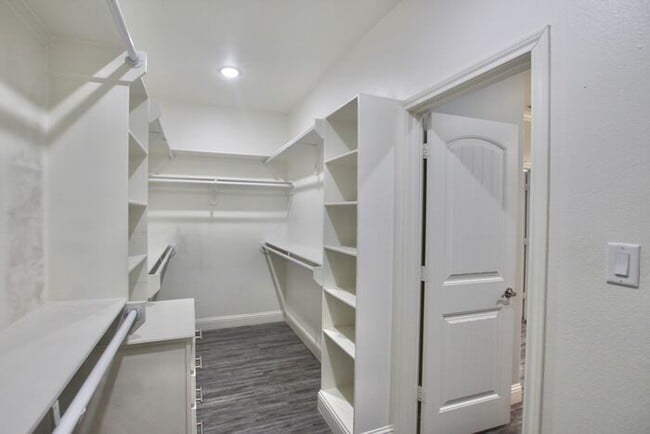 Building Photo - Coming Soon! Stunning 3 Bed 2 Bath Home on...