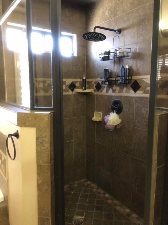 Building Photo - 3132 Tunnel Point Way