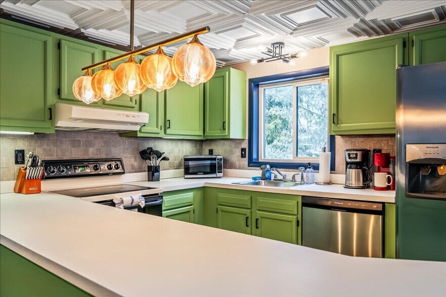 Building Photo - 157 Seminole Trail