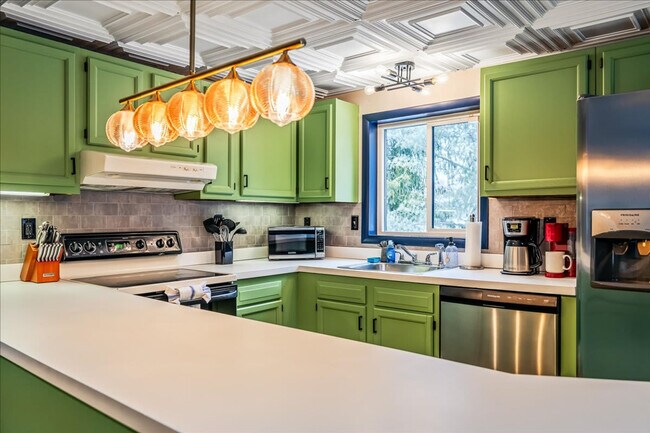 Building Photo - 157 Seminole Trail