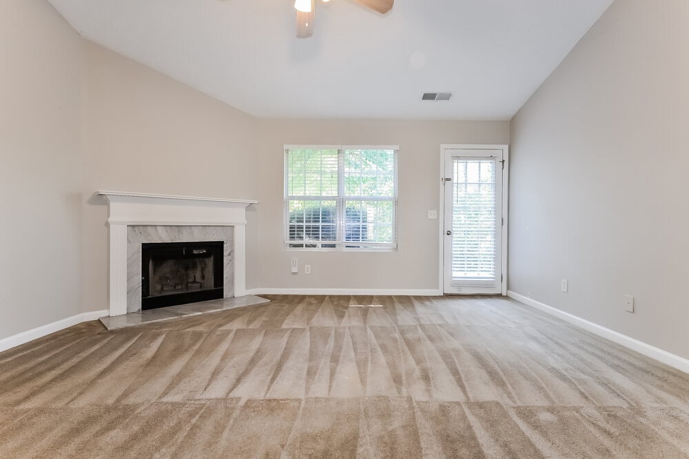 Building Photo - 1304 Violet Ln