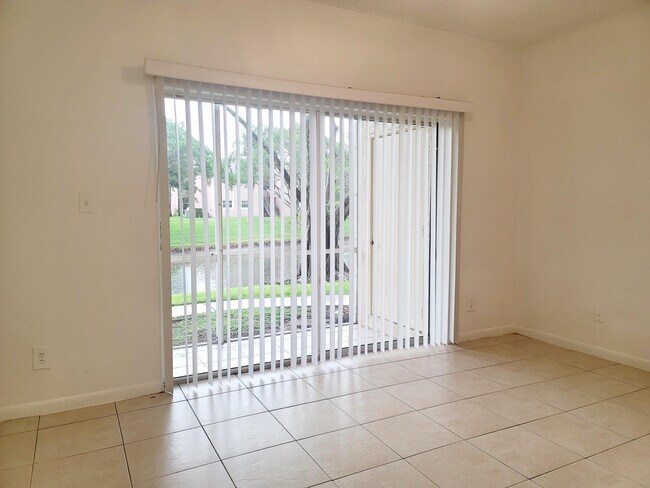 Building Photo - 611 Cypress Lake Blvd