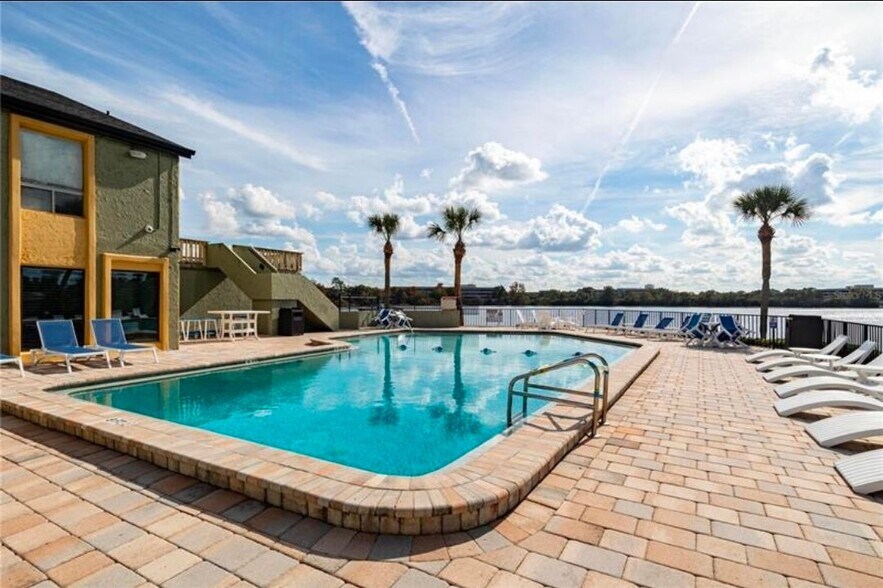 Building Photo - 920 N Lake Destiny Rd