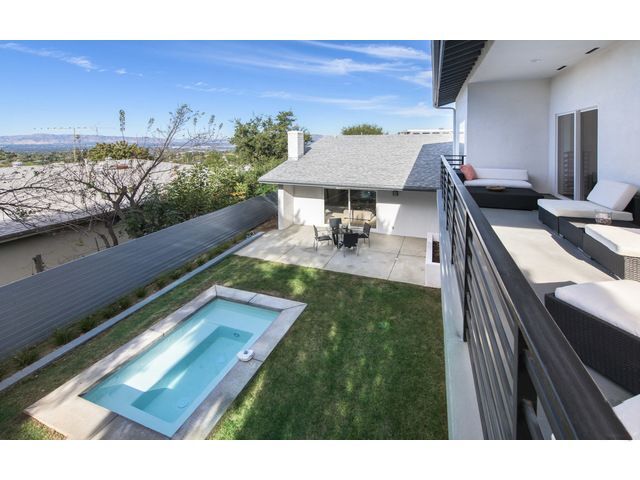 Building Photo - 15672 Castlewoods Dr