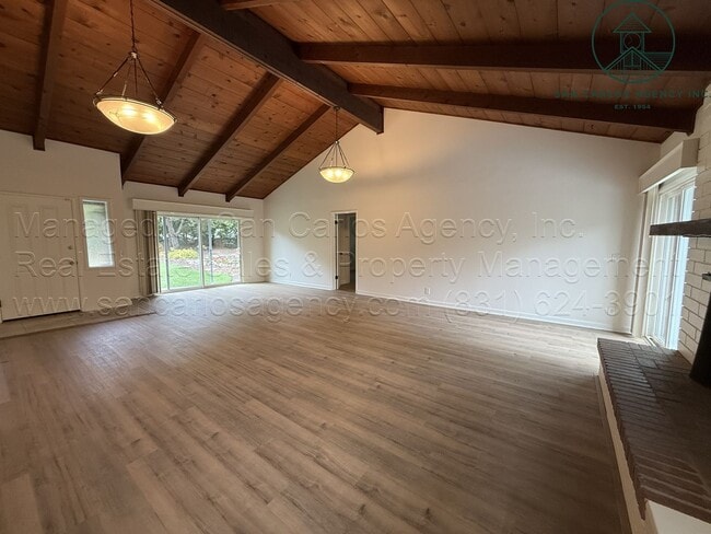 Building Photo - Remodeled Three Bedroom Upper Hatton Fields Home