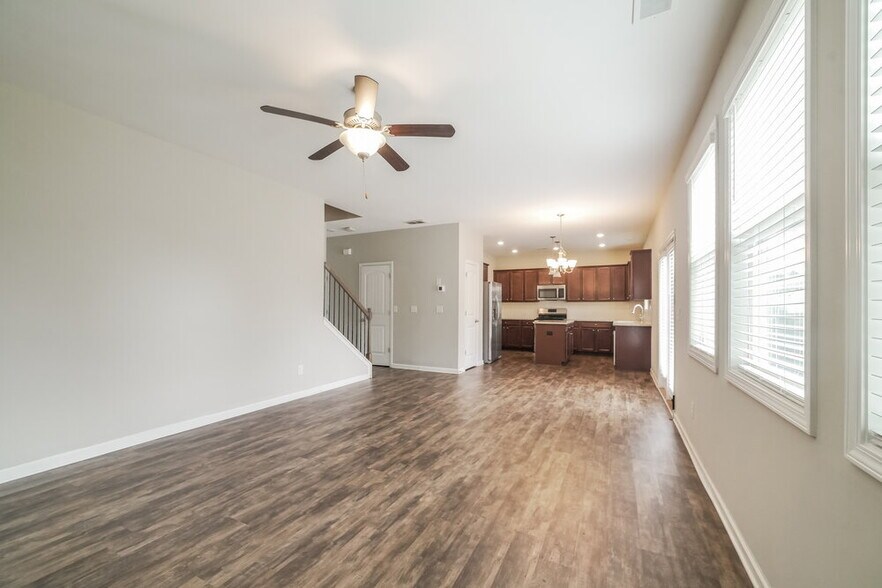 Building Photo - 314 Lenore Ct
