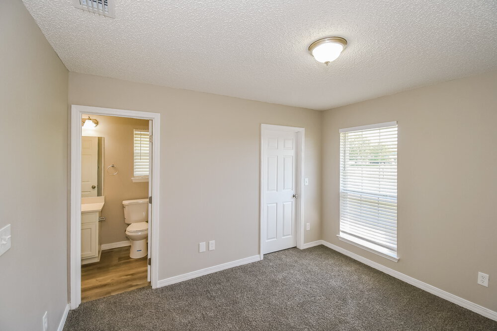 Building Photo - 2700 Taylor Hill Dr