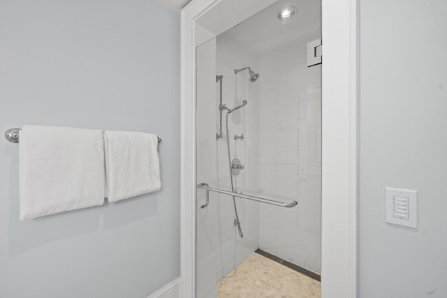 Building Photo - 5525 Jimmy Buffett Mem Hwy