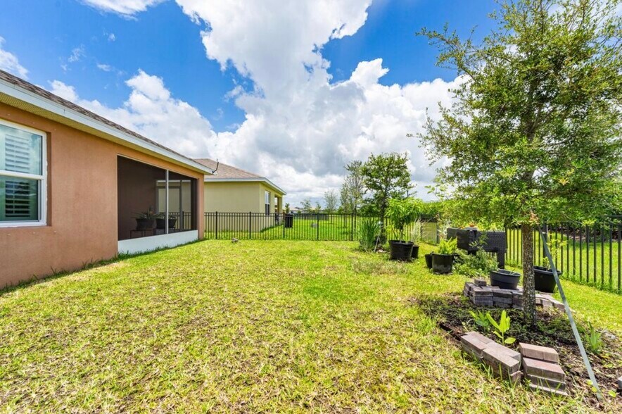 Building Photo - 12230 SW Rimini Way