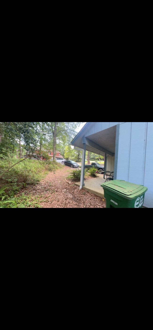 Building Photo - Large 2BD/ 2BTH with loft-Great Location