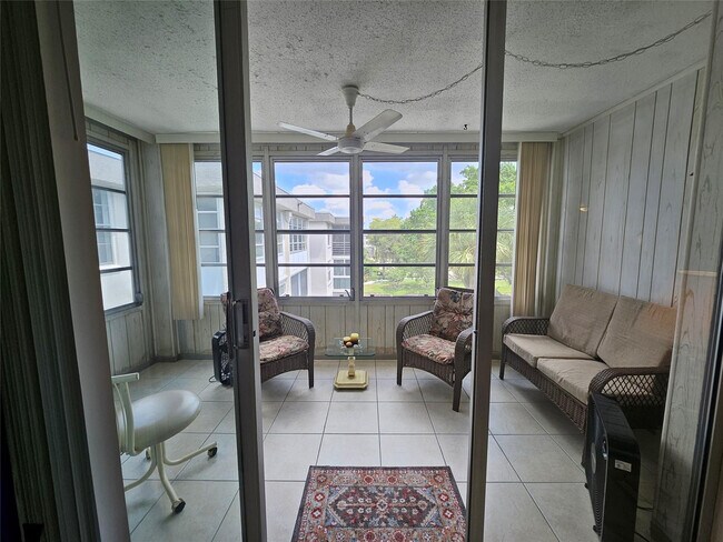 Building Photo - 4899 NW 26th Ct