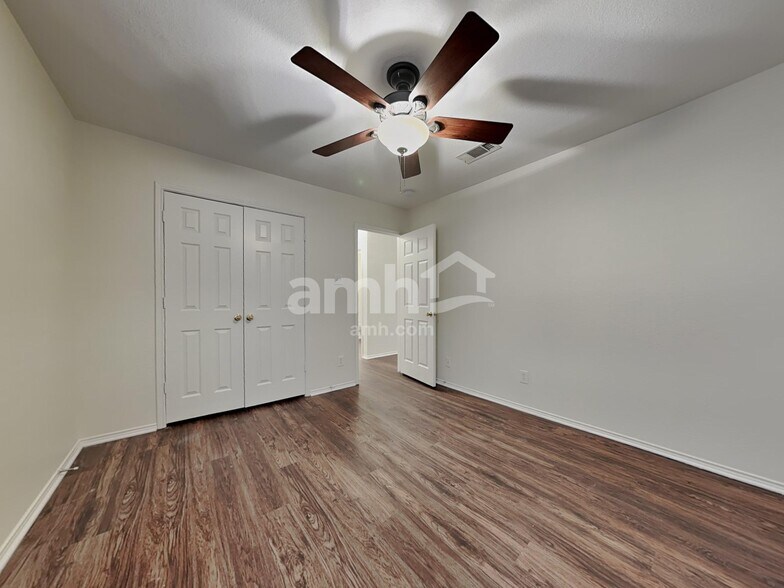 Building Photo - 1013 White Marlin Dr