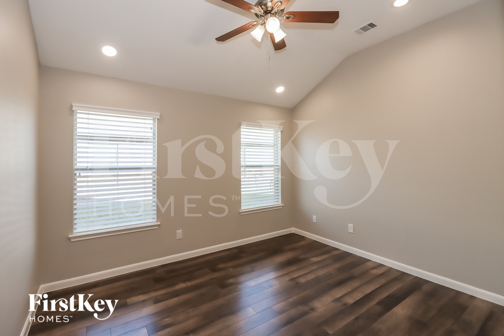 Building Photo - 6011 Little Grove Dr