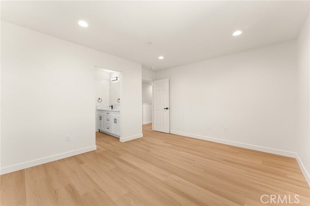 Building Photo - 904 S Hert St