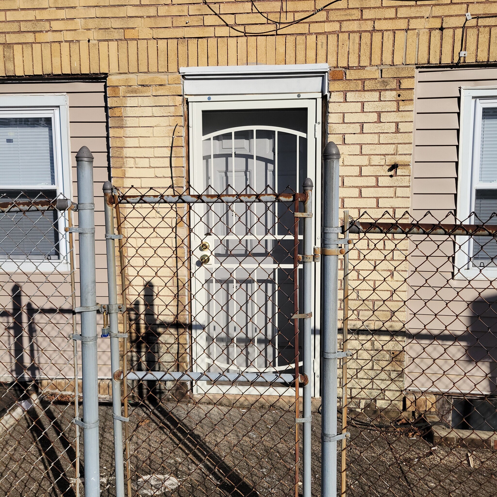 Building Photo - 5724 Malvern Ave