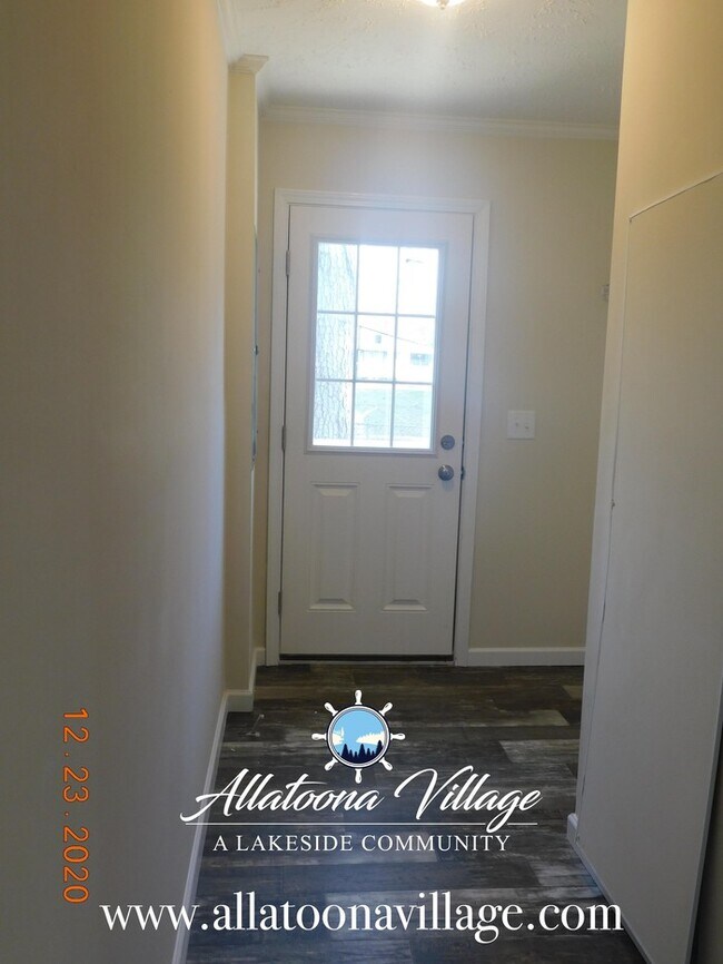 Building Photo - Brand New Home with Lake Access! 3BR/2Bth ...