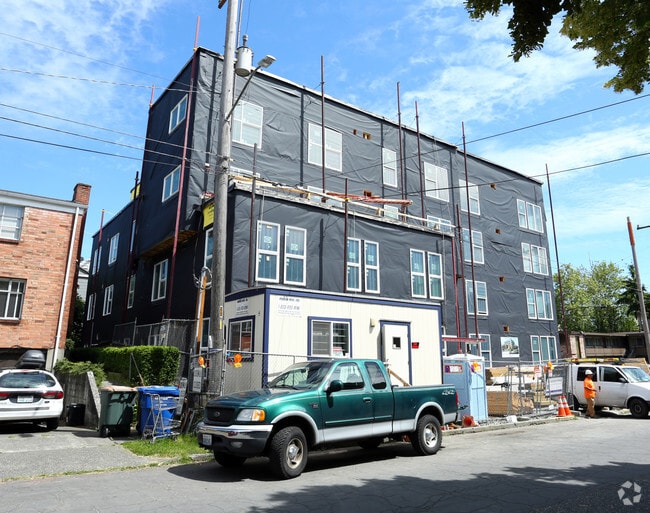 Building Photo - Yardhouse