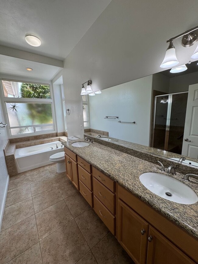 Building Photo - 4 Bed 2 Bath Charming and Well-Cared-For H...