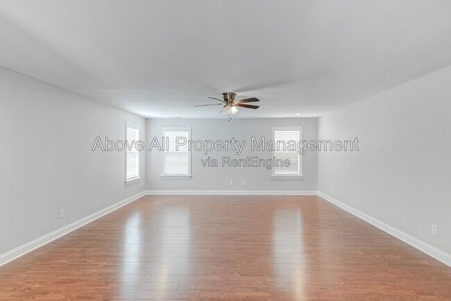Building Photo - 2041 Jadewood Dr