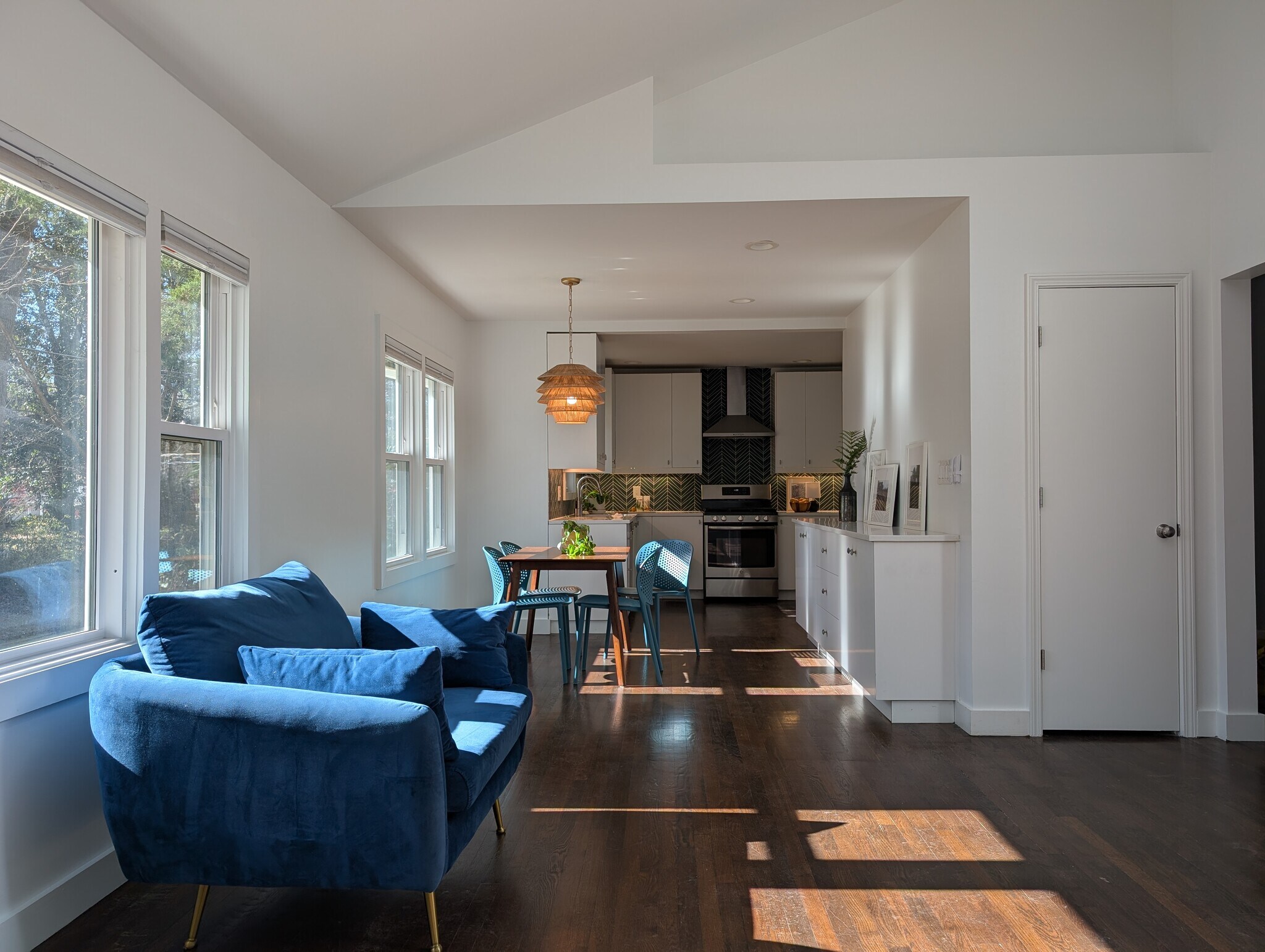 Kitchen - 1096 Oakfield Dr SE