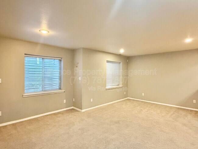 Building Photo - 2825 Dristol Dr