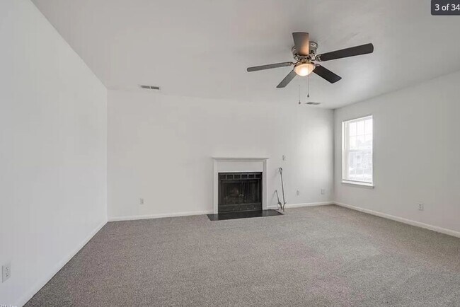 Building Photo - 2 bedroom 2 full bath condo close to the b...