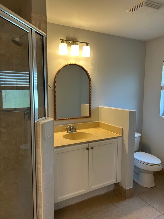 Building Photo - 1412 Seminole Palms Dr