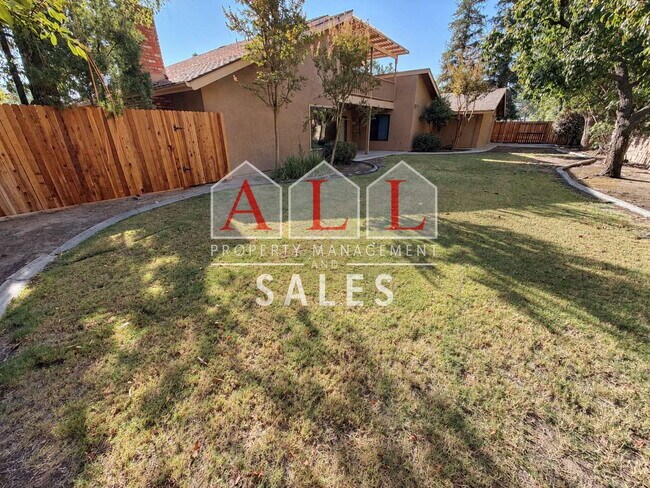 Building Photo - 4 Bedroom • 2.5 Bathroom Home