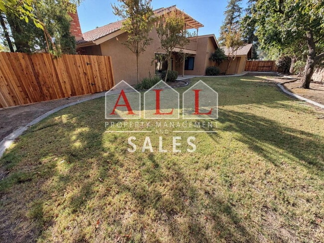 Building Photo - 8009 Dos Rios Way