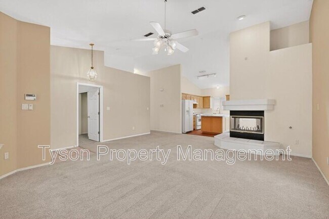 Building Photo - 7411 Peregrine Rd NE