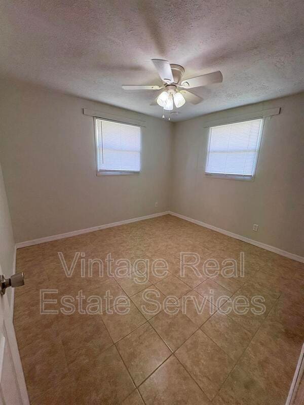Building Photo - 2810 State Rd 60