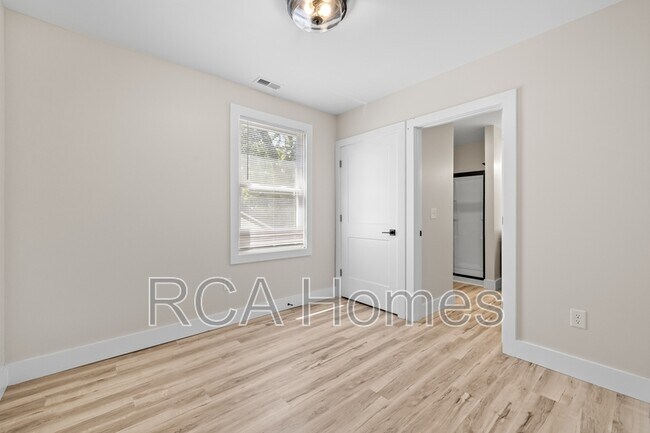 Building Photo - 1436 S New Jersey St
