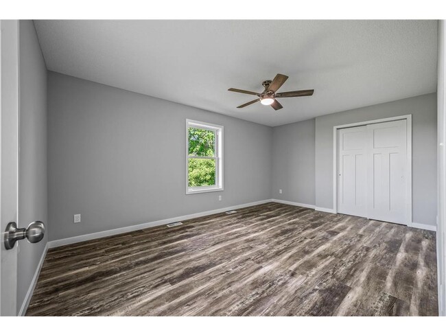 Building Photo - Rare 3 bed 4 bath no upgrade left out! 2 f...