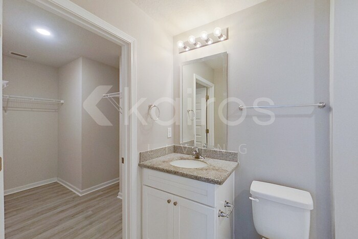 Building Photo - 4660 Malay Cir