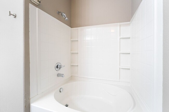 Building Photo - Remodeled 2-Bed, 2-Bath Second-Floor Unit ...